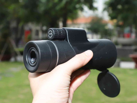 Устройство с тактическим 12-кратным оптическим зумом