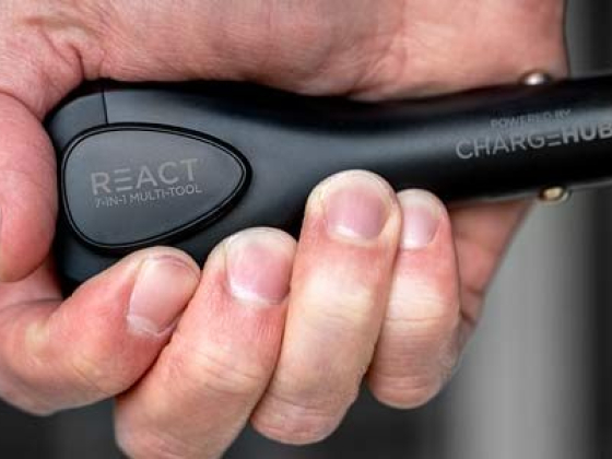 Автомобильное зарядное устройство 7-в-1, которое может спасти вашу жизнь