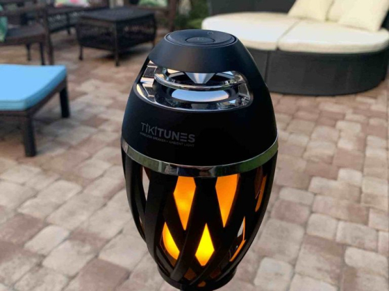 Tiki Tunes - и стерео-система, и светильник